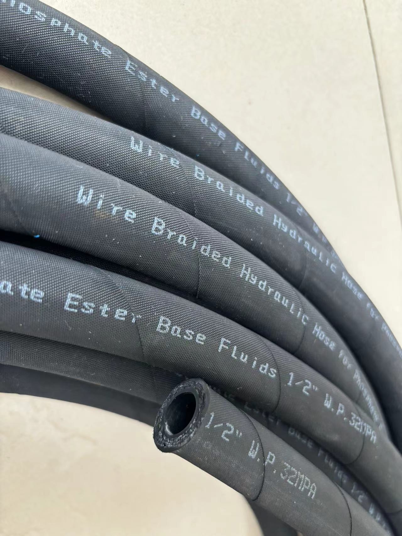 Wire Sprial Hydraulic Hose For Phosphate Ester Base Fluids 