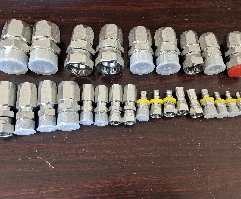 Detachable hose fittings